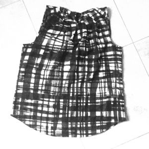 Medium black and white top